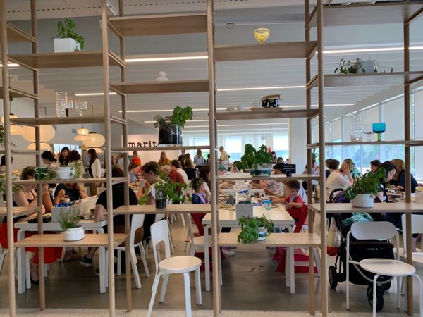 フィンランド・ヘルシンキ「ヘルシンキ旅行」の写真：marimekkoの本社でランチ。
ビ...