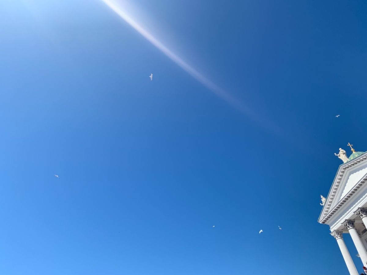 ヘルシンキ大聖堂
陽射しの強さがお分かりいただけるかと思います