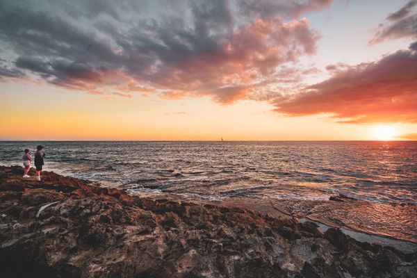 アメリカ(米国)・ハワイ「ハワイ家族旅行」の写真：子供とヨットと夕日。

ノエからほんの５...
