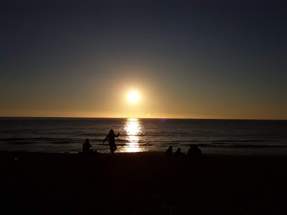 首都サンティアゴの人々がバカンスに訪れるという太平洋岸のリゾート地ビニャ・...