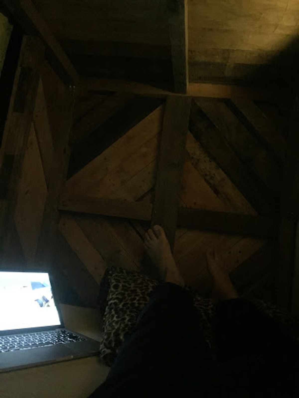 ゲストハウスのチェックインも無事？に済み、寝床も無事確保したので、
安心し...