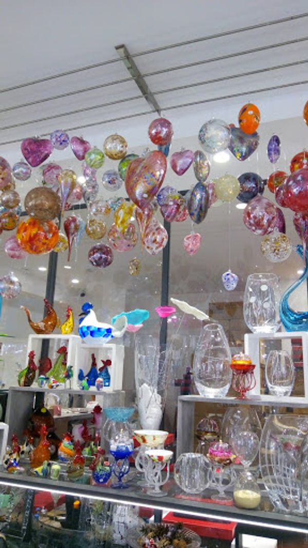 フランス・リクヴィール「アルザスワイン街道を巡る旅」の写真：リクヴィールのガラス細工店が、とても綺麗...