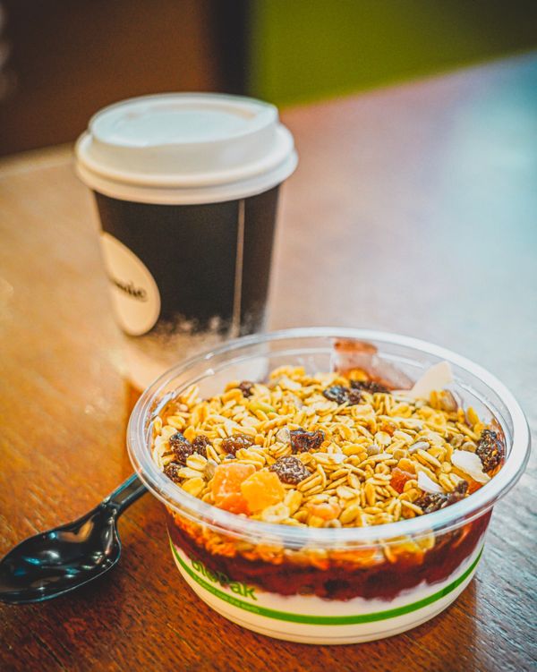 ニュージーランド・ワイトモ「ニュージーランド レンタカーで行き当たりばったりの旅」の写真：着いたばかりなので、空港の単なるカフェで...