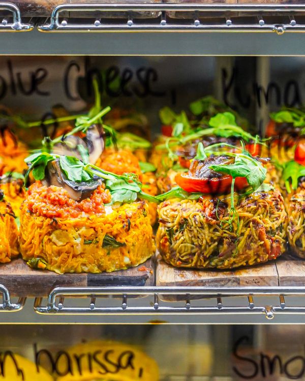 ニュージーランド・ワイトモ「ニュージーランド レンタカーで行き当たりばったりの旅」の写真：空港から2時間。僕たちはファタファタの村...