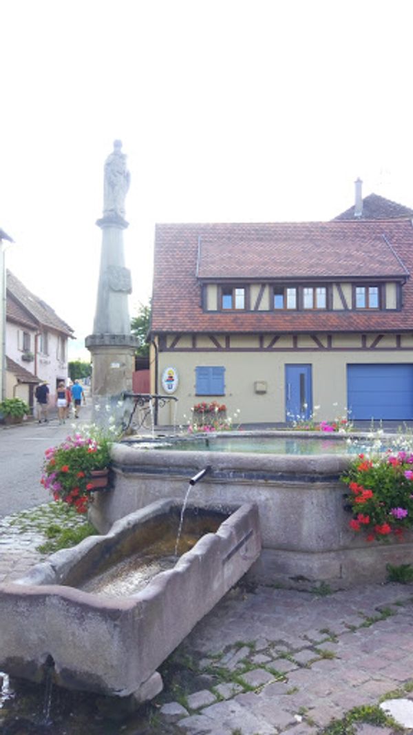 フランス・リクヴィール「アルザスワイン街道を巡る旅」の写真：エギスハイムは、とてもコンパクトな街。
...