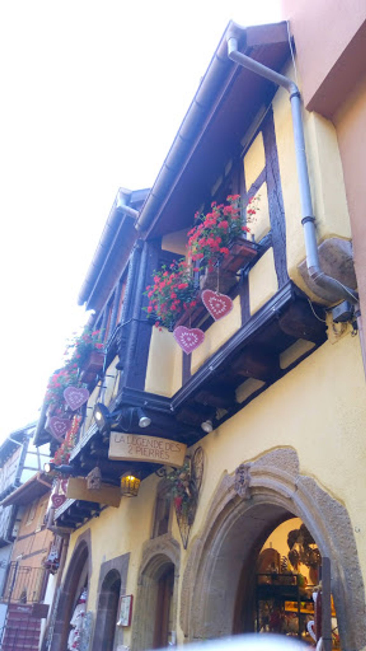 エギスハイムは、とてもコンパクトな街。
至る所にお花があり、とても華やかで...