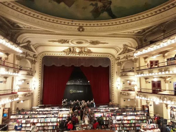 アルゼンチン・Buenos Aires「中南米放浪記 2019 🇦🇷(2)」の写真：南米のパリとも呼ばれるブエノスアイレス。...