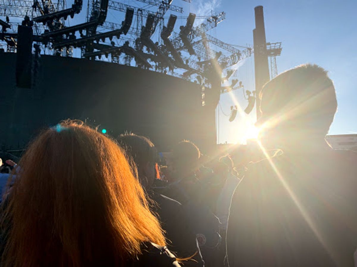 夕方16時ごろにMUSEのライブ会場へ到着。

野外です。

前座...