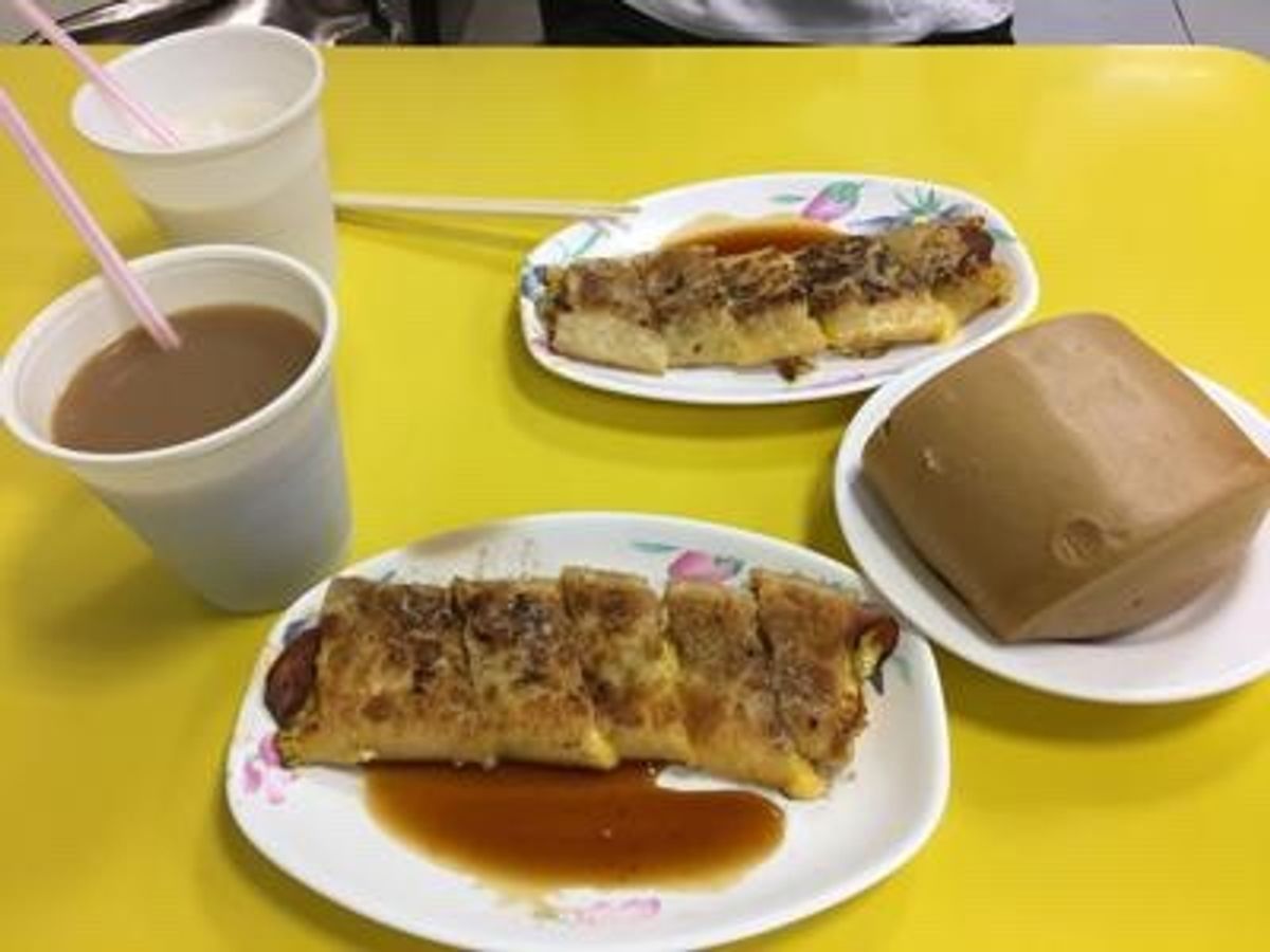 朝ごはん。
Mr.Lin's三明治と世界豆漿大王というお店。