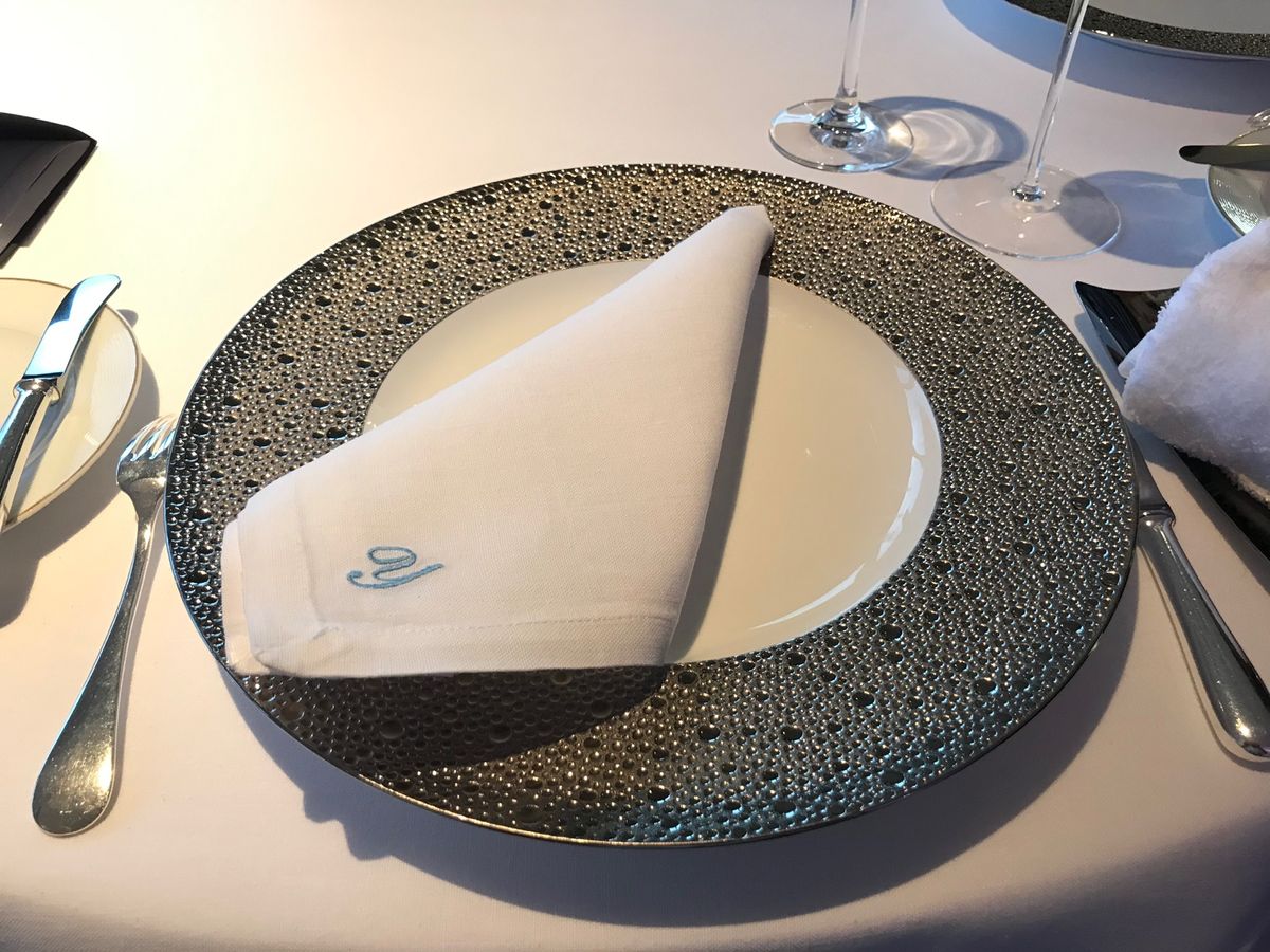 オテル・ド・ヨシノ、写真は一部だけど素晴らしい。土地のことを抜きにして料理...