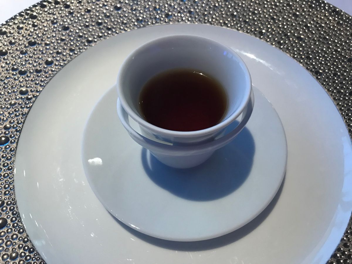 オテル・ド・ヨシノ、写真は一部だけど素晴らしい。土地のことを抜きにして料理...