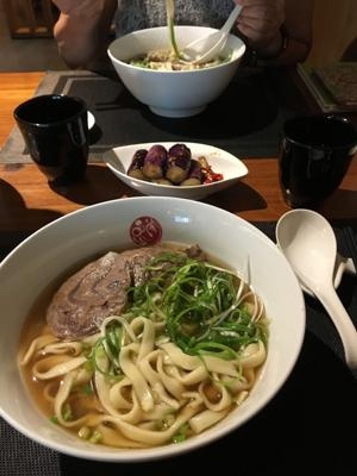 もちろん牛肉麺おいしかったけど、このナスもサイコー。
