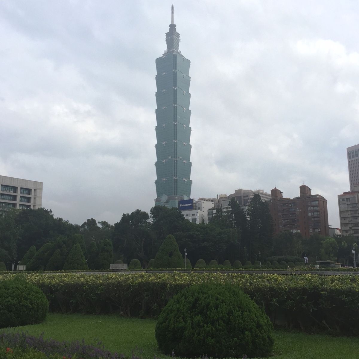 初の台湾新幹線。日本の車両と同じで親しみを感じました。