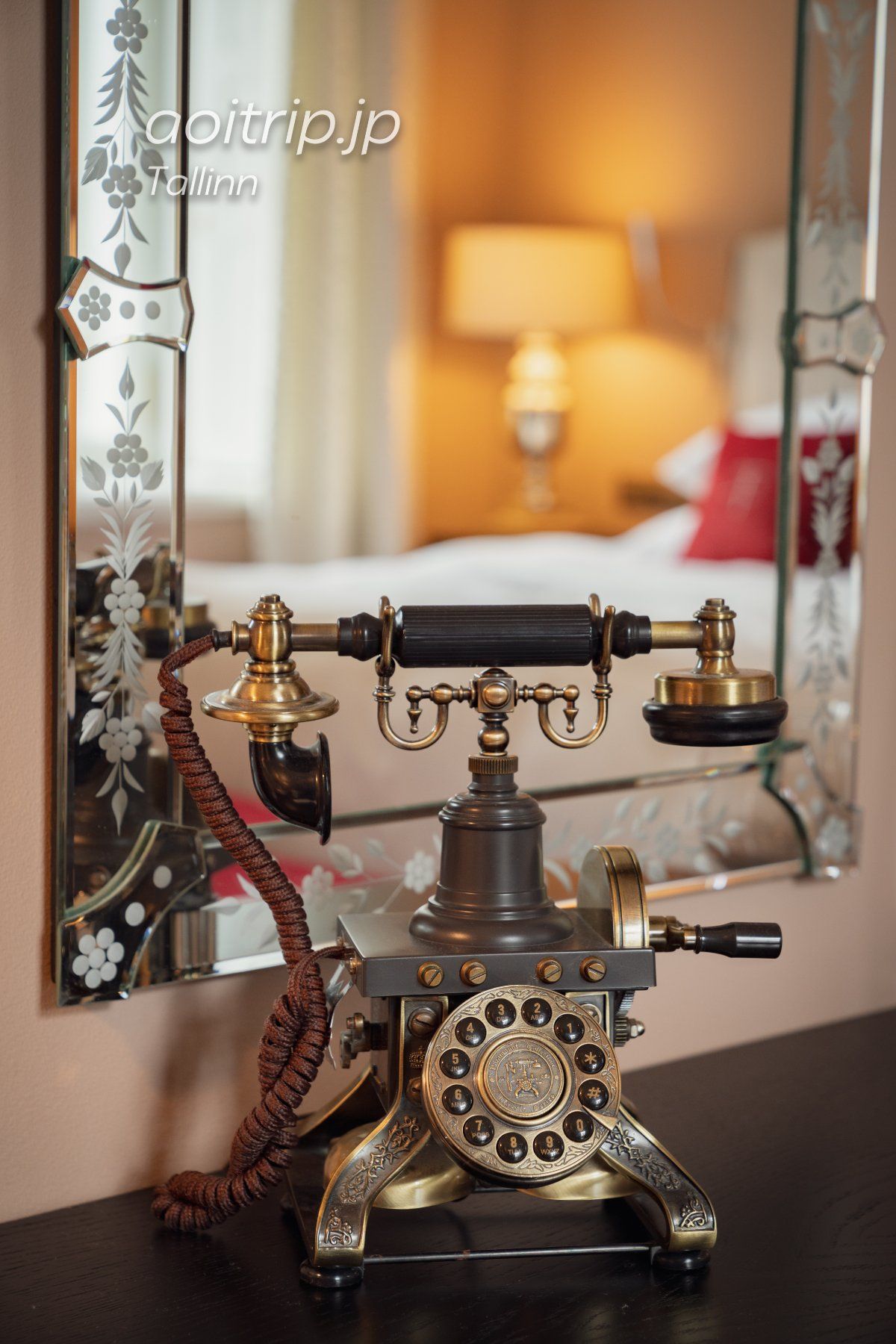 逓信局を改装したホテル「テレグラーフ」に二泊滞在。

タリン旧市街の中...