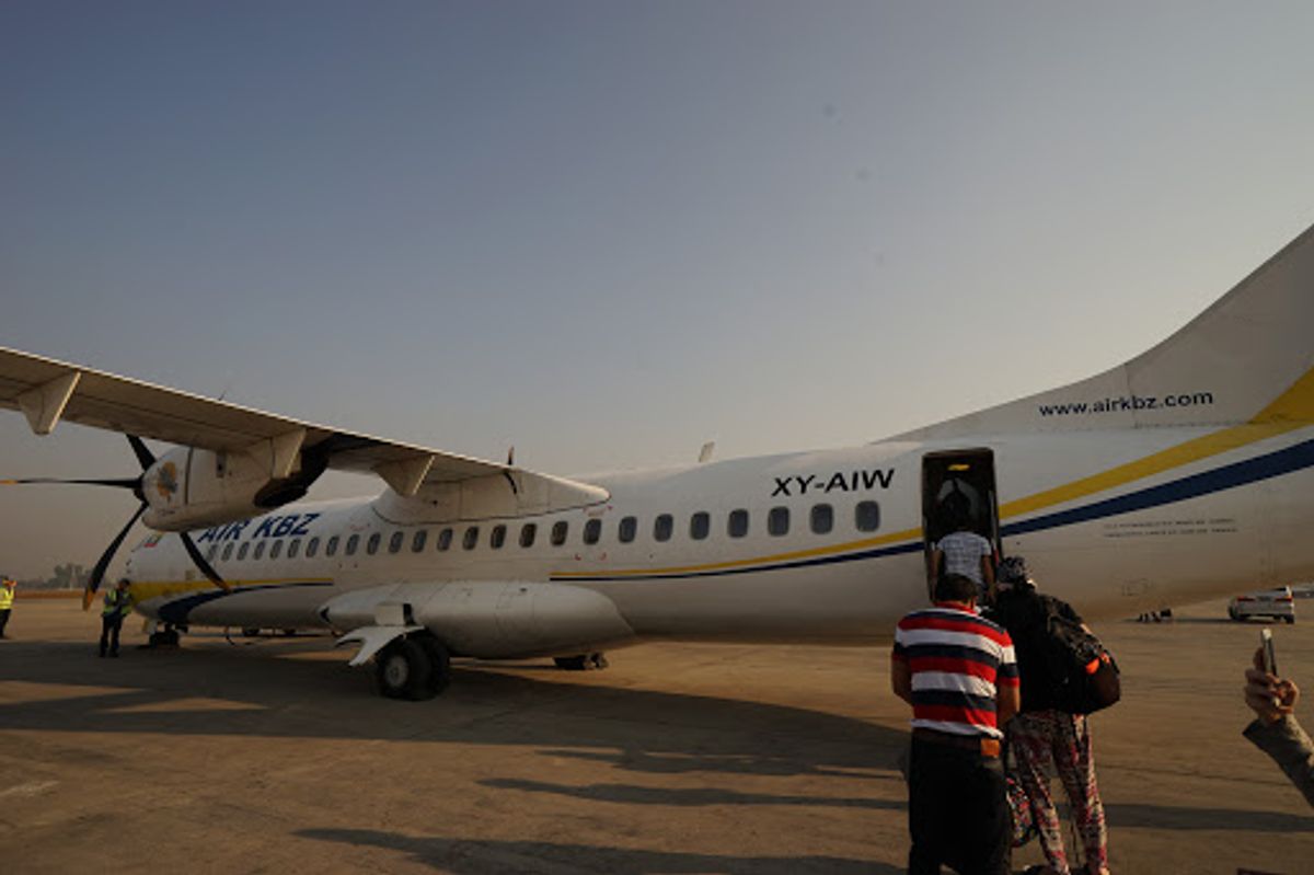 早朝。暑いミャンマー。

今日はまた空港に戻り国内線でバガン遺跡に向かう。...
