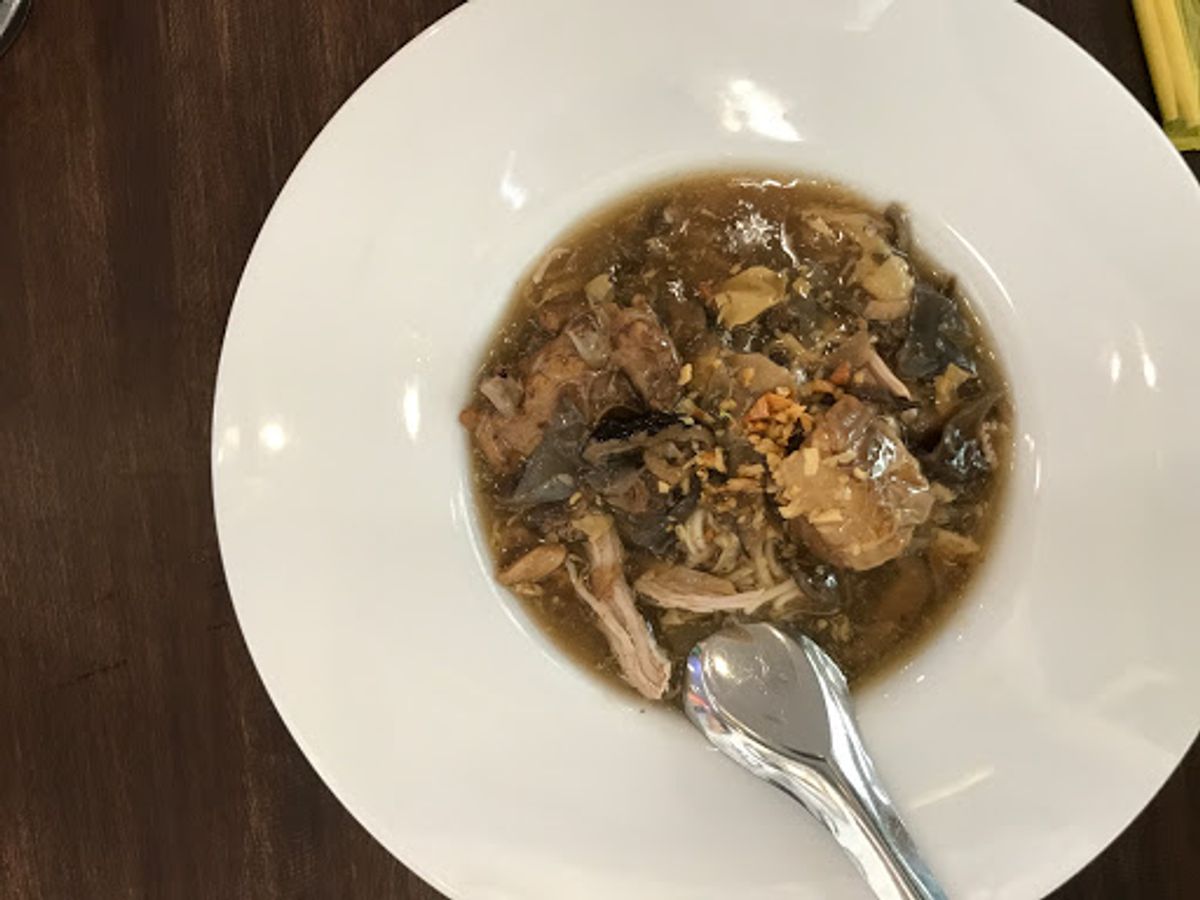 早朝。暑いミャンマー。

今日はまた空港に戻り国内線でバガン遺跡に向かう。...