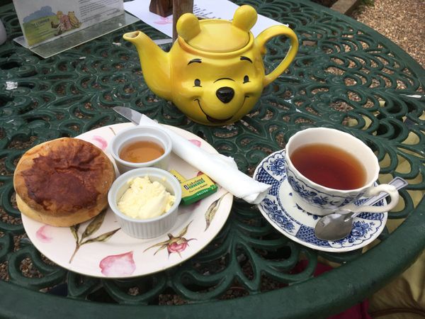 イギリス(英国)・ロンドン「イギリス入門編」の写真：プーさんの舞台で優雅にアフタヌーンティー☕