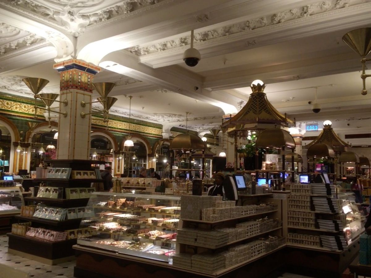 ハロッズで帰国前のショッピング。