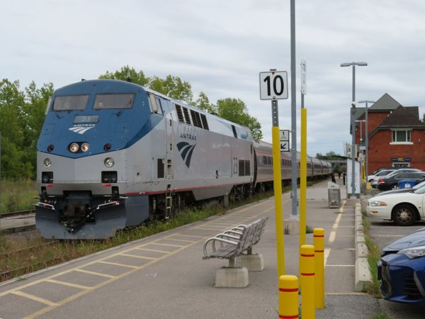カナダ・トロント「北米旅行（メープル街道編）」の写真：NYから列車で7時間、初めての陸上の国境越え