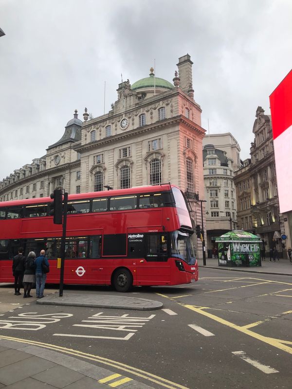イギリス(英国)・ロンドン「イギリス・フランス一人旅」の写真：2日目➀ 朝からバスとメトロで街をぶらぶ...