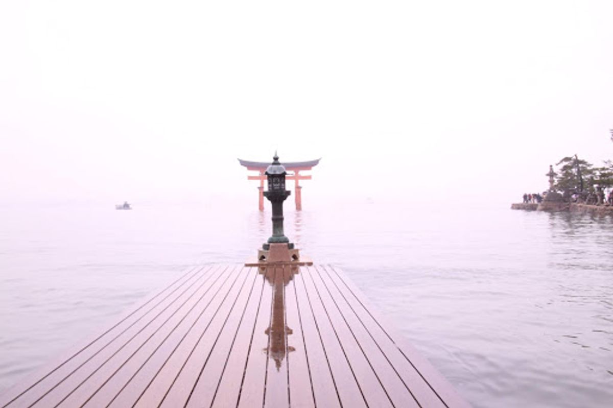 限りなく床上浸水に近いの厳島神社の社殿😂