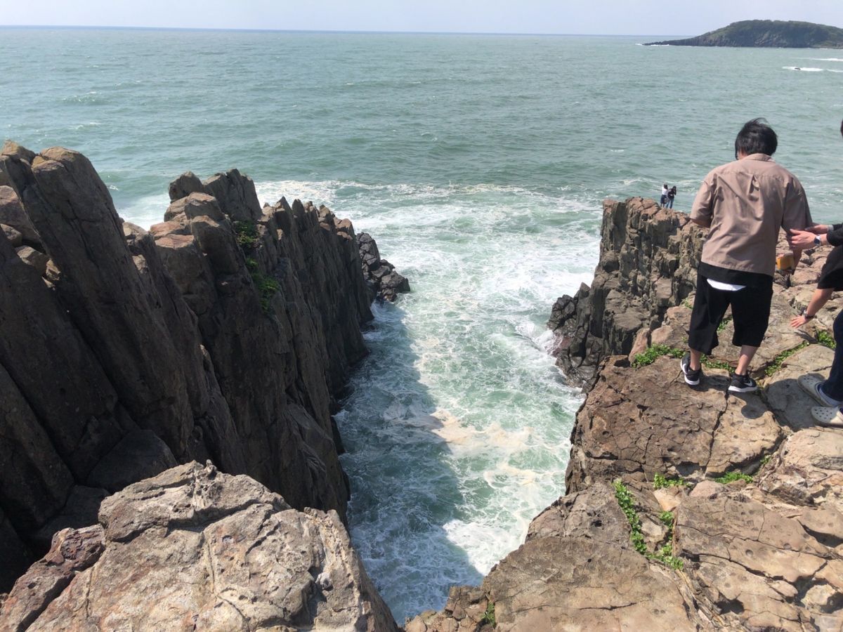 初日は永平寺と東尋坊。東尋坊はやっぱり迫力がありました。ほんとに柵も何にも...