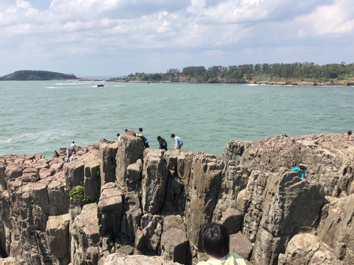 初日は永平寺と東尋坊。東尋坊はやっぱり迫力がありました。ほんとに柵も何にも...