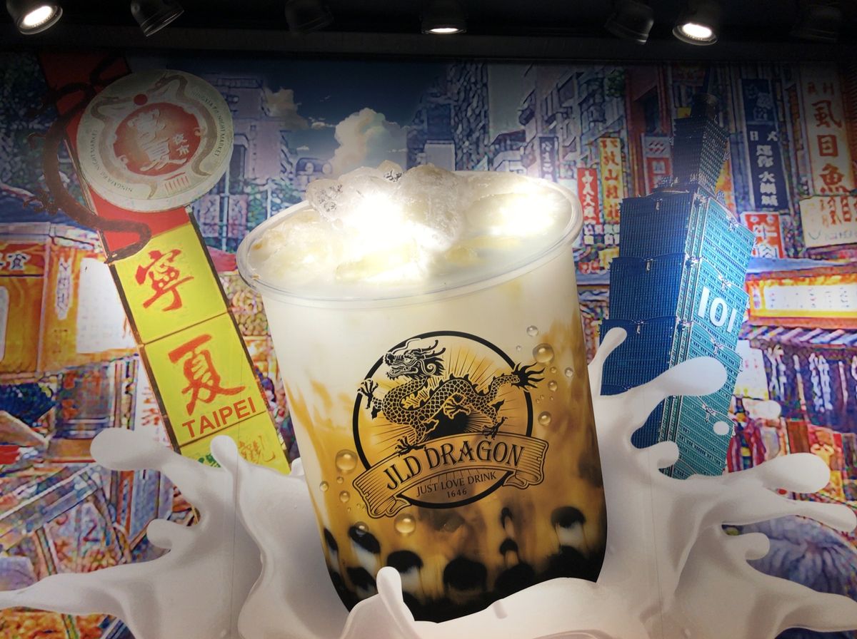 もちろん、グルメだけでなく観光もしました。初日は十份と夜市。タピオカミルク...