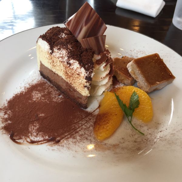 日本・北海道「北海道・洞爺湖温泉・小樽の旅」の写真：小樽ではルタオの本店とミシュラン二つ星の...