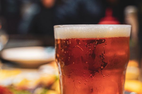 ニュージーランド・ワイトモ「ニュージーランド レンタカーで行き当たりばったりの旅」の写真：オトロハンガの町は静まり返っていた。商店...