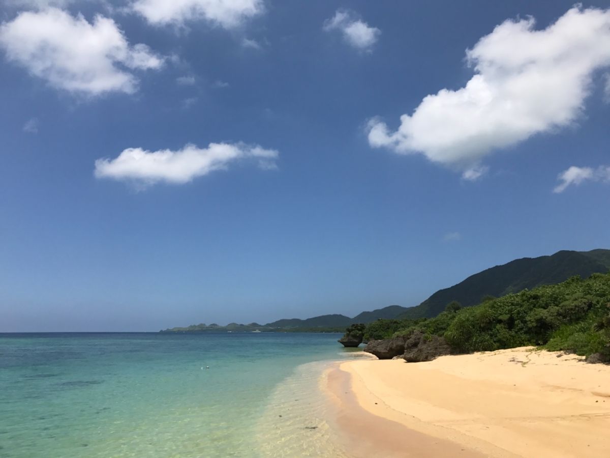 宮古島から空路で石垣島に入りました。
石垣島のメイン街は宮古島に比べると、...