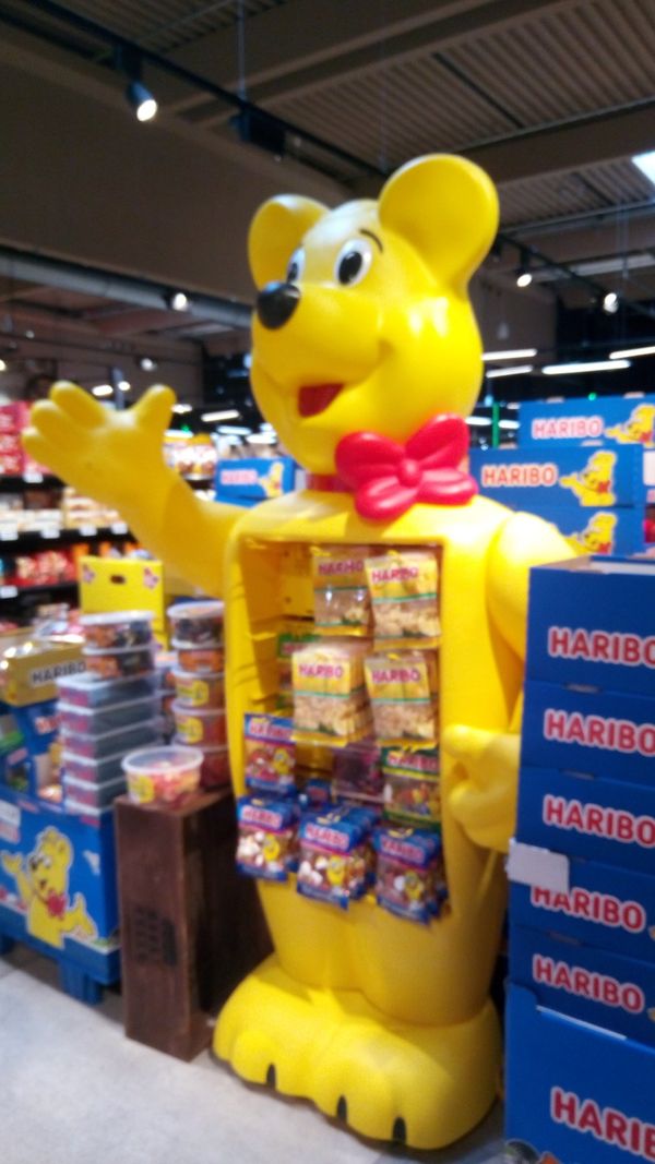 ドイツ・デュッセルドルフ「Happy Birthdayな旅」の写真：買わなかったけど、ドイツと言えばコレ！