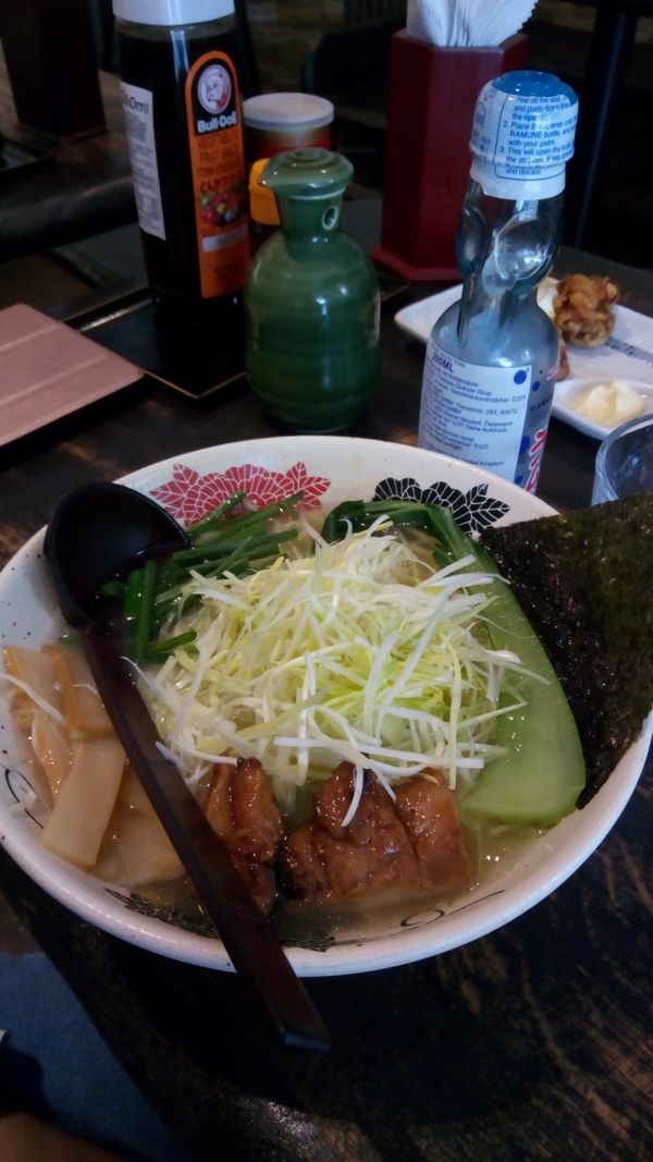 ドイツ・デュッセルドルフ「Happy Birthdayな旅」の写真：娘は、鶏そばを注文。