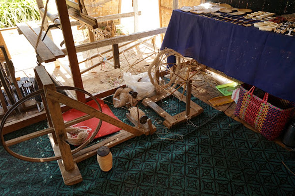 次に訪れたのは「スラマニ寺院」。

寺院内はひんやりしている。
仏像...