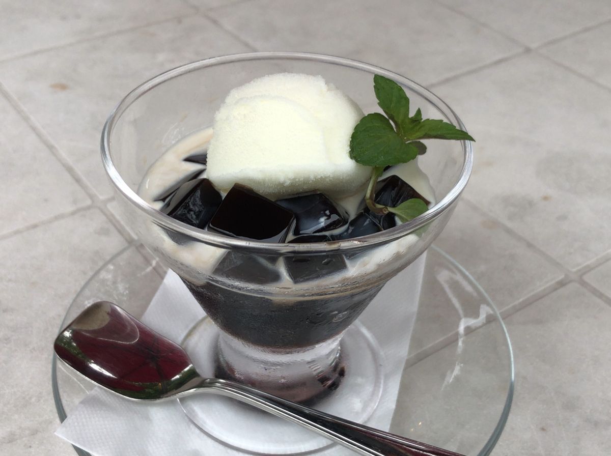 ハイキングコース途中にある「樹ガーデン」。森の中にあるお洒落なカフェで一休み。