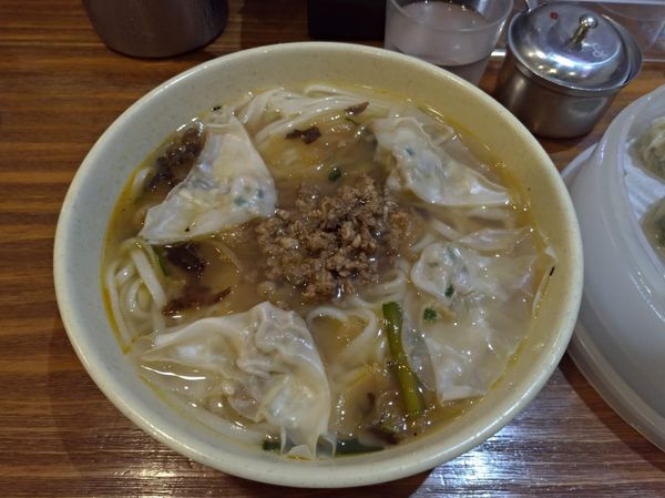 大韓民国 (韓国)・ソウル「初ソウル観光」の写真:明洞餃子
ガイドブックで紹介されてたがそ...