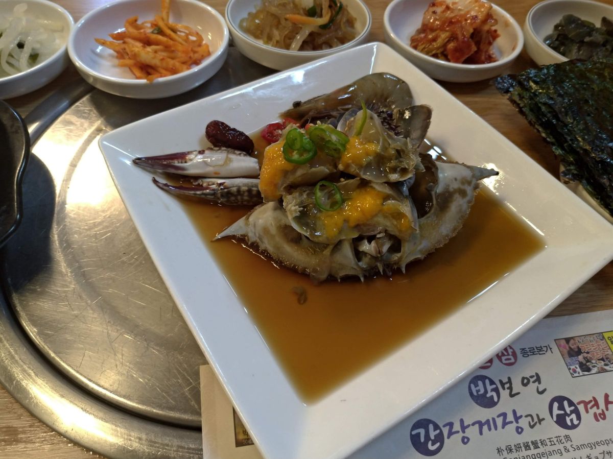 カンジャンケジャンというワタリガニのしょうゆ漬け
YouTuber が紹介...