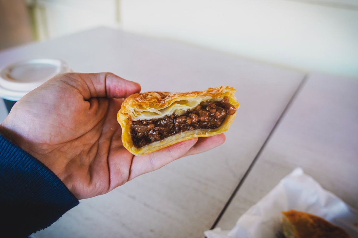 カフィアの町についた。

町はには小さなビーチと小さな船着場があった。...