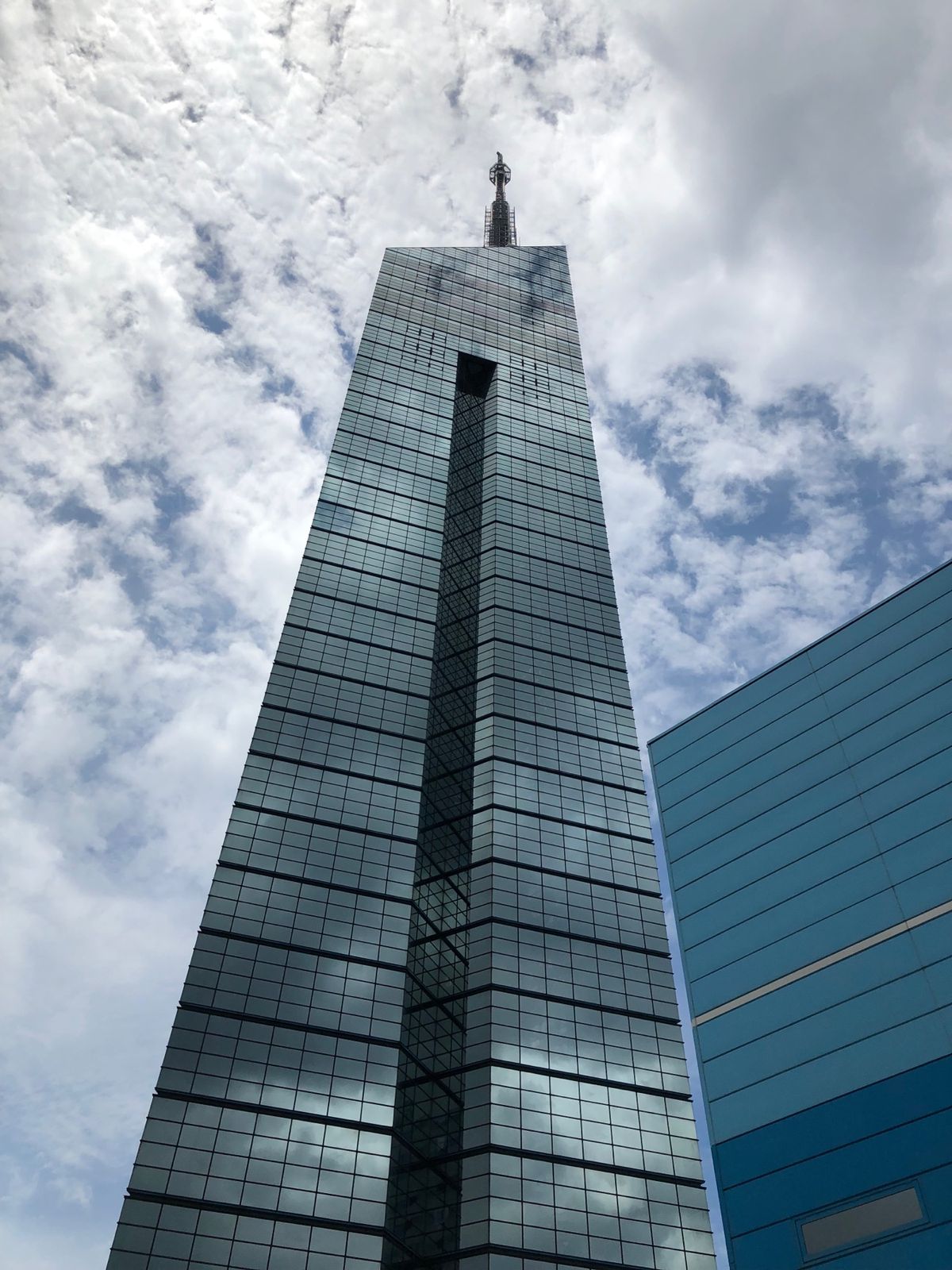 福岡タワー。意外と良かった

不動産は3LDKで4000万台と安めですよ！