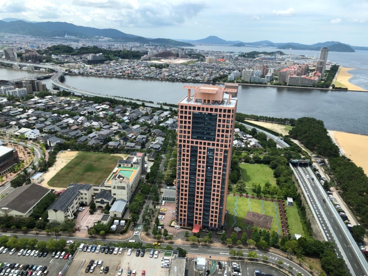 福岡タワー。意外と良かった

不動産は3LDKで4000万台と安めですよ！