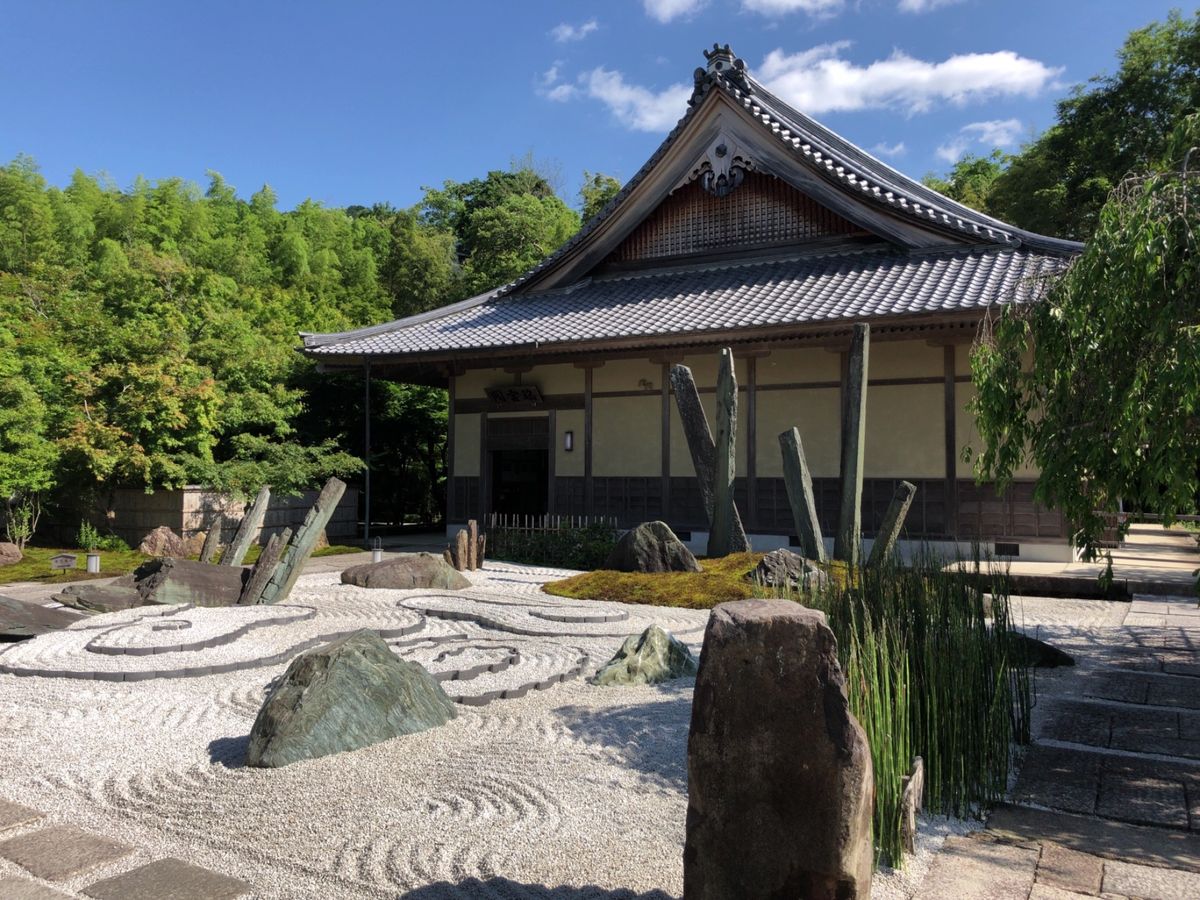 詩仙堂からは圓光寺へ。枯山水の庭も良い。