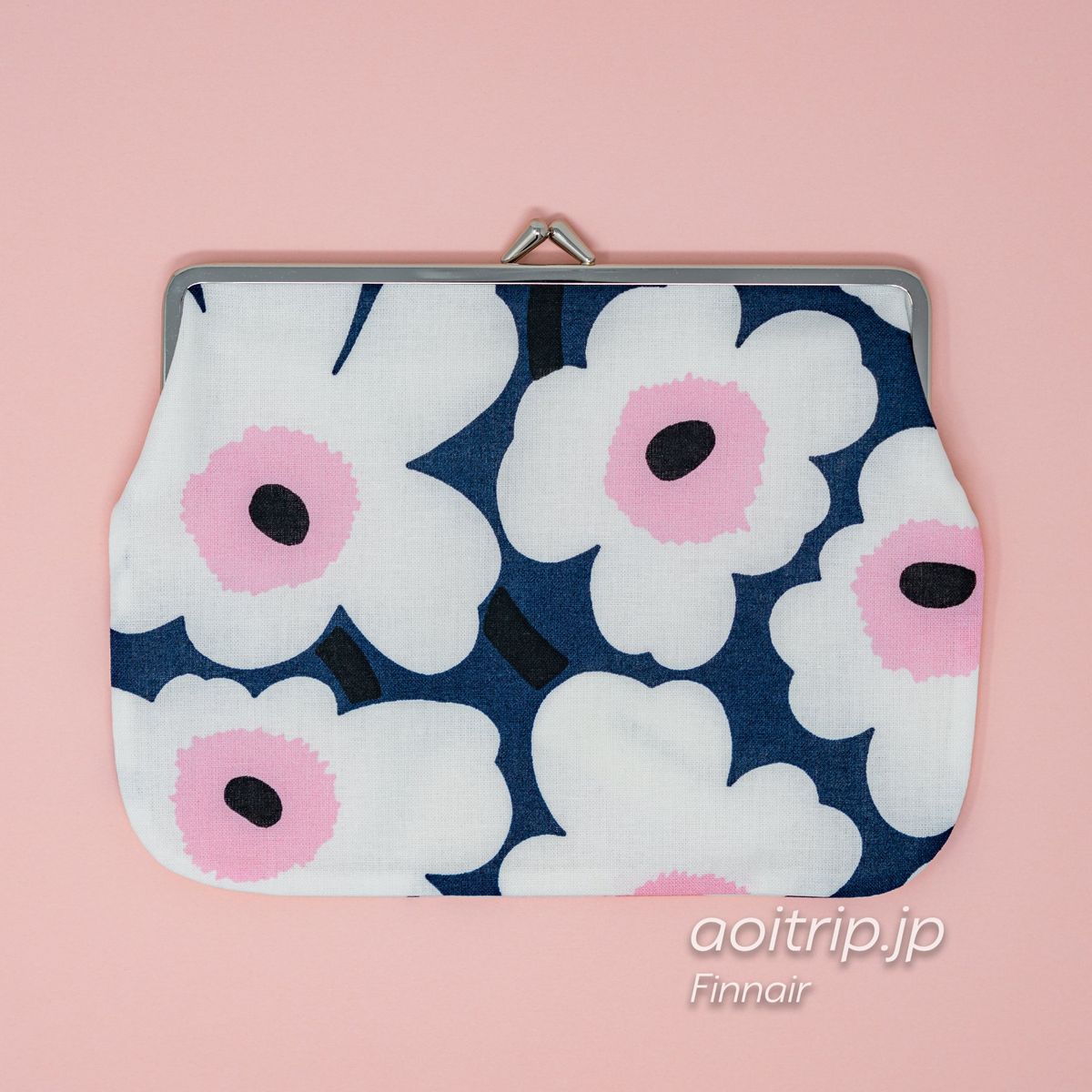 #フィンエアー の機内販売で購入したマリメッコのポーチ
（MINI UNI...