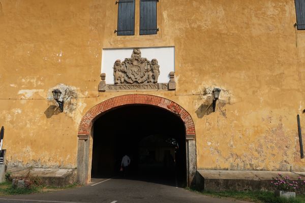 スリランカ・コロンボ「スリランカーコロンボ・ゴール・ティッサマハラマ ・エッラ・キャンディ・シギリア・ダンブッラ」の写真：ゴールの街は、城壁の中にあります。