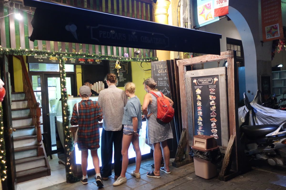 ゴールはCoconut Sambolで夕食、Pedlar’s Inn Ge...