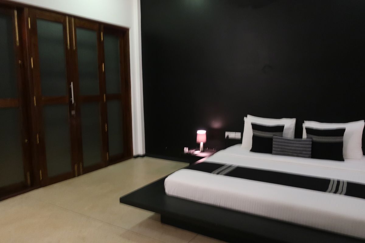 大晦日の夜はHot Spotでカレー。
ティッサの宿、AriyaTissa...