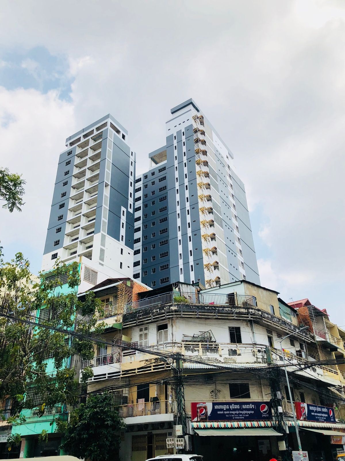 プノンペンは都会。中国の投資がすごい。