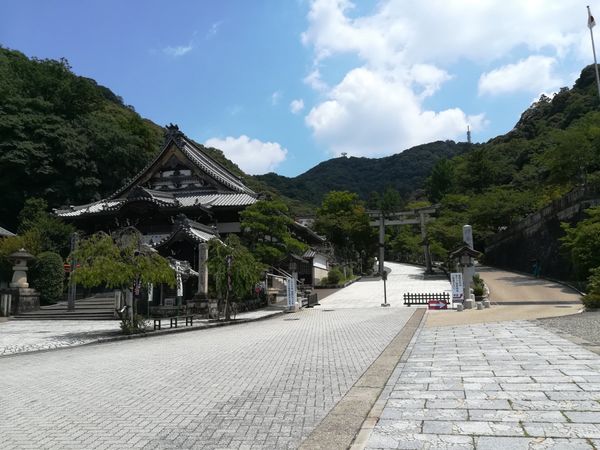 「白川郷探索」の写真：何故か側に建っていた善光寺。ひいたおみく...