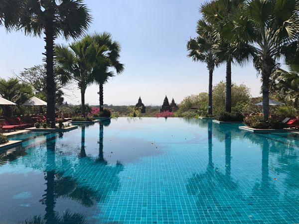 ミャンマー・ヤンゴン「甥と妹とミャンマー・バガン遺跡の旅」の写真：バガンのホテルは「オーレムパレスホテル」...