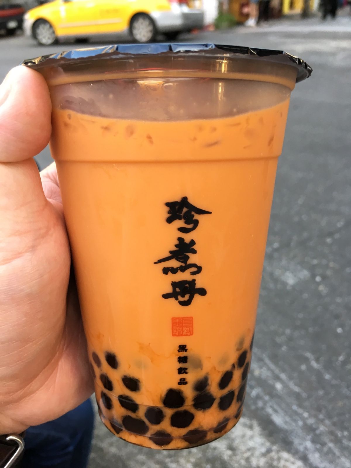 士林夜市。最大の夜市だけど、観光地化しすぎ？
でも胡椒餅は美味しかった。