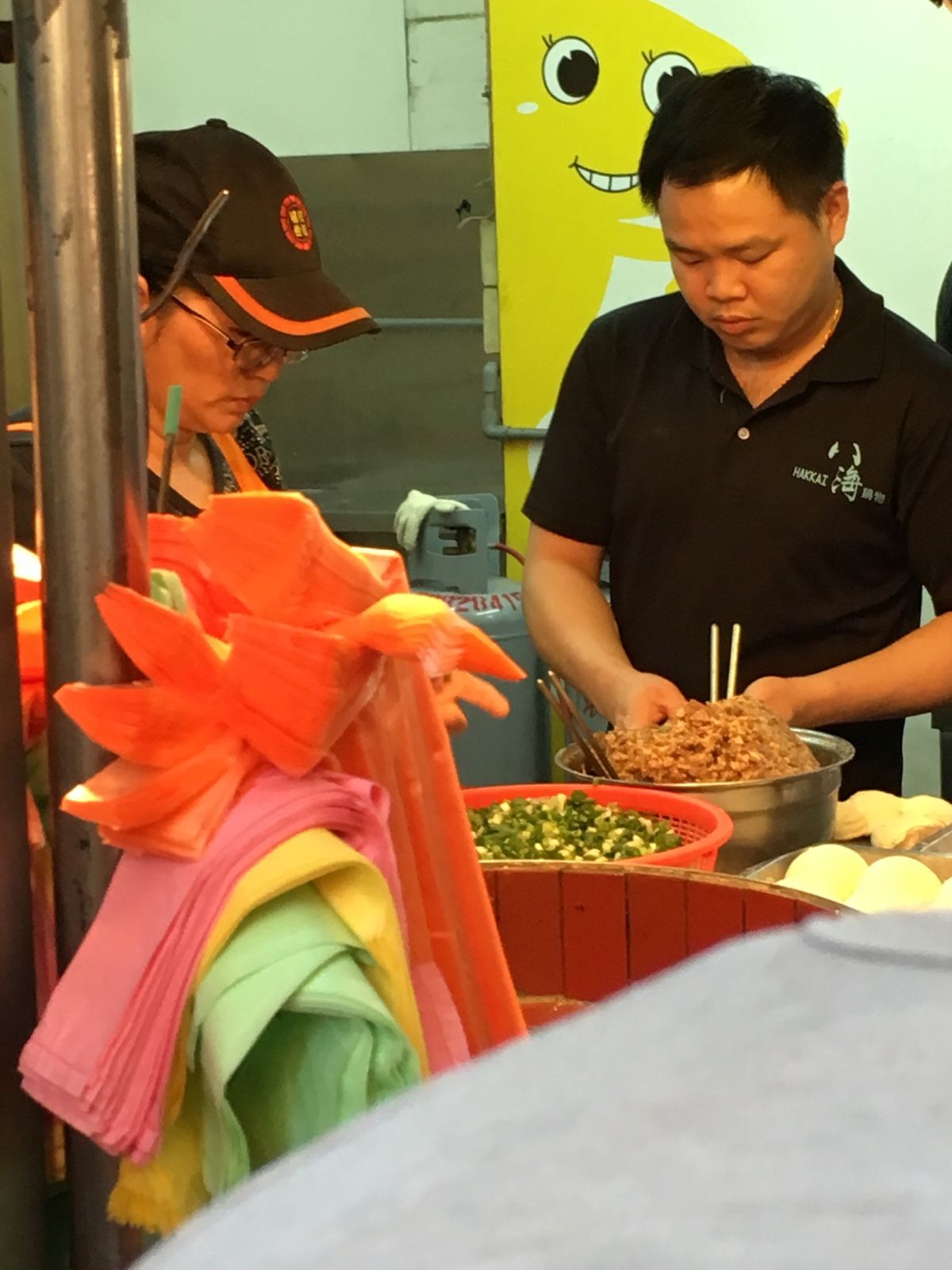 士林夜市。最大の夜市だけど、観光地化しすぎ？
でも胡椒餅は美味しかった。